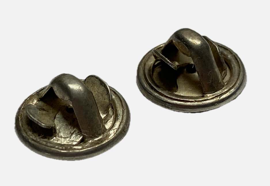 Серебряные муфты Баллоу . Подобные муфты также изготавливались из тонких листов штампованной латуни .