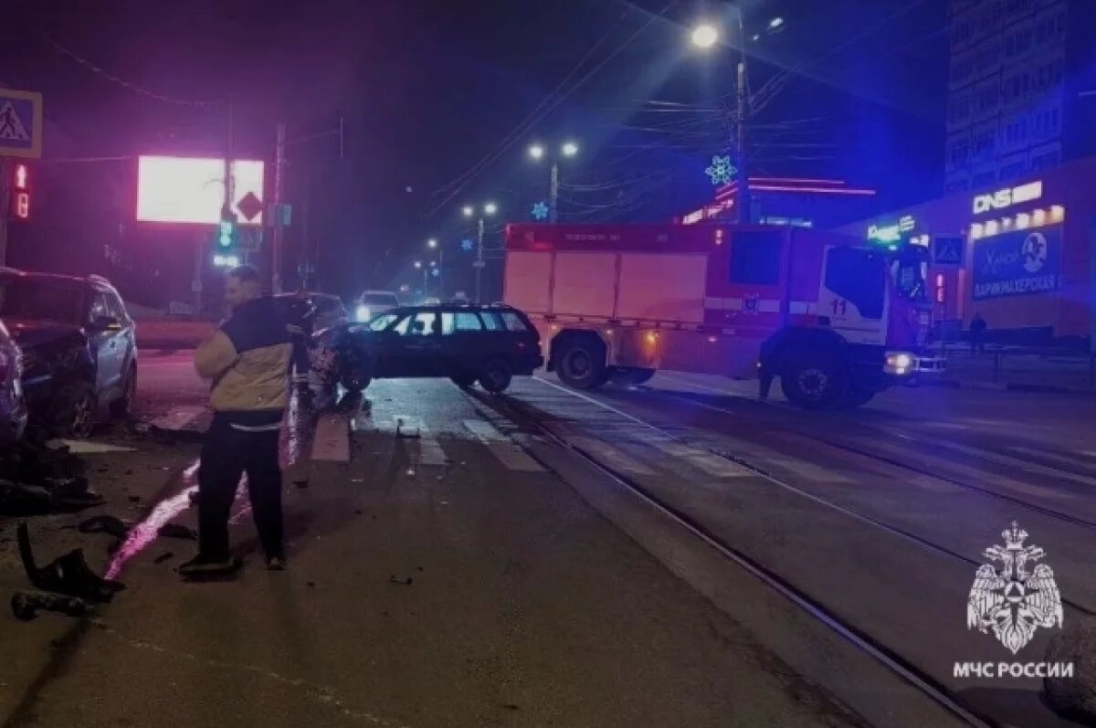    В Тульской области за сутки потушили квартиру и четыре сарая