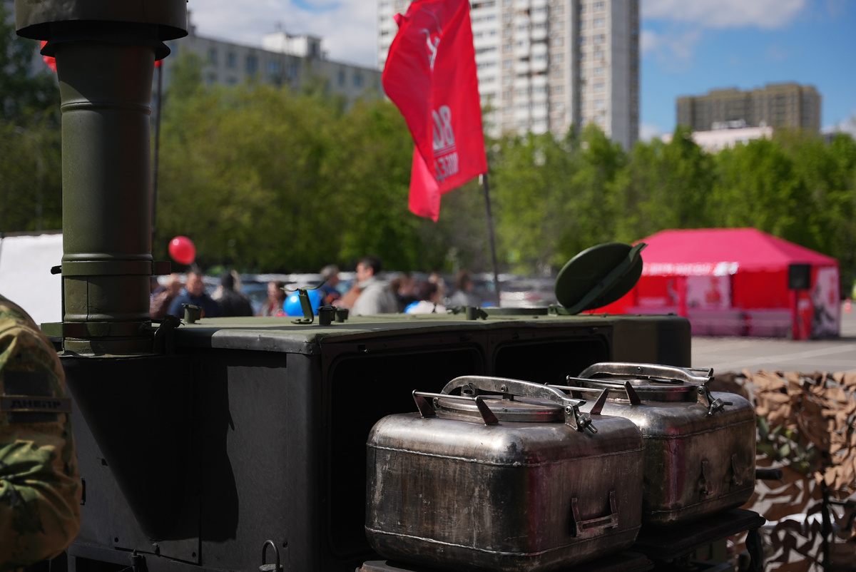 Кейтеринг с полевой кухней на мероприятии в честь 80-летия Великов Победы в ВОВ 1941-1945 гг. в Москве.