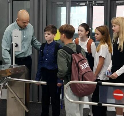 В Татарстане биометрией в школах уже начали пользоваться. Фото: Роман Яровицын,. Коммерсантъ
