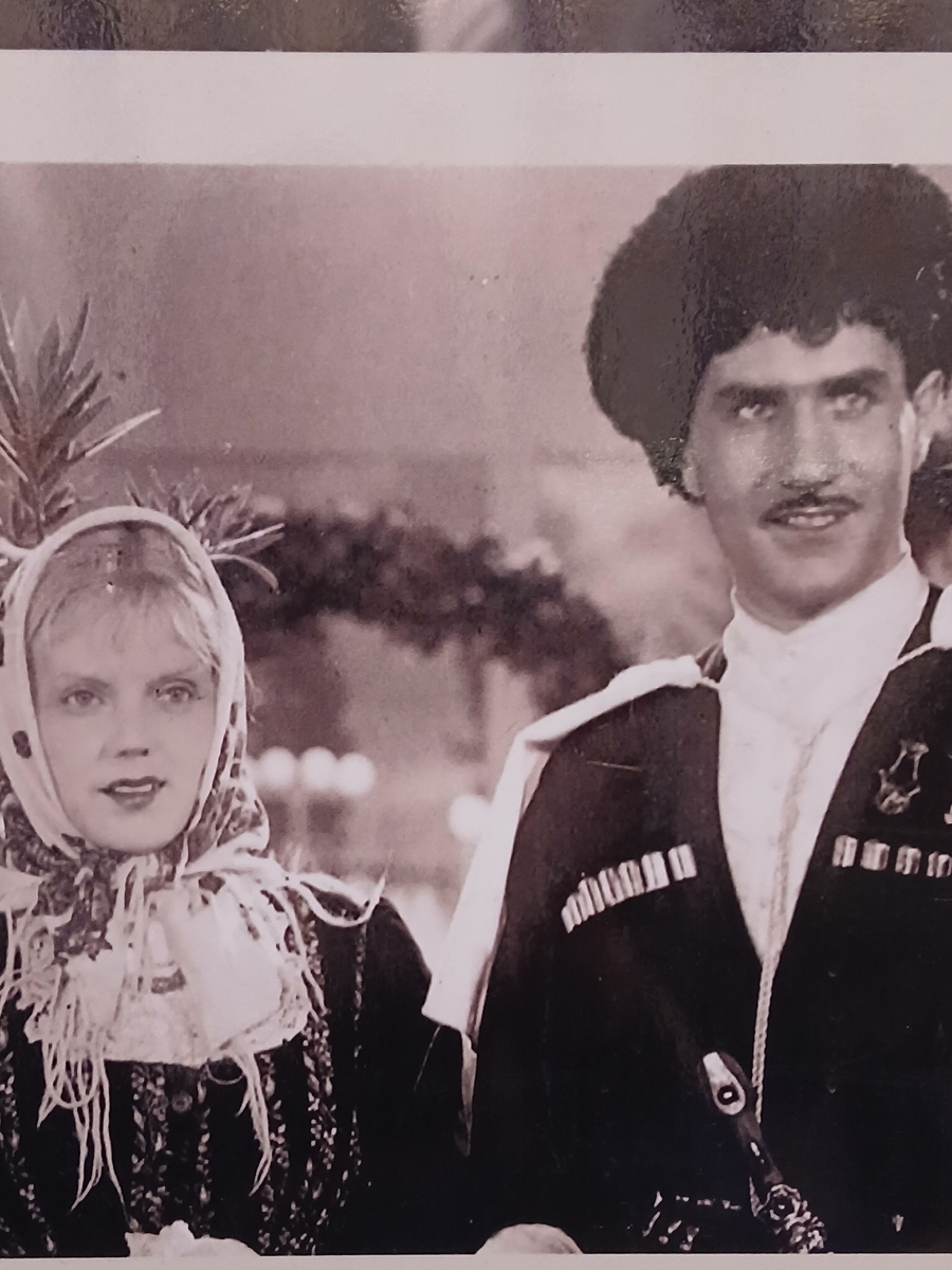 Фото автора статьи с выставки на Никитском бульваре.