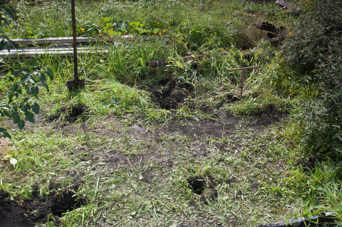 Лунки под опоры душа