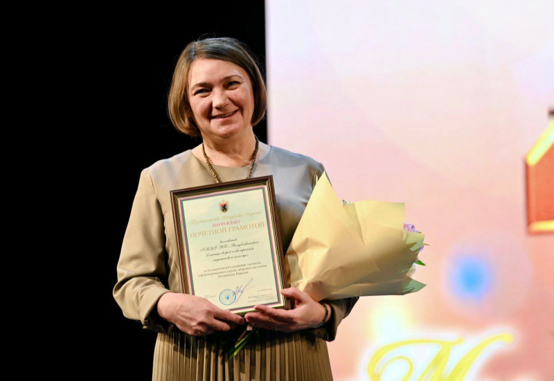    Глава Карелии наградил медиков больницы скорой и экстренной медицинской помощиАртур Парфенчиков / тг