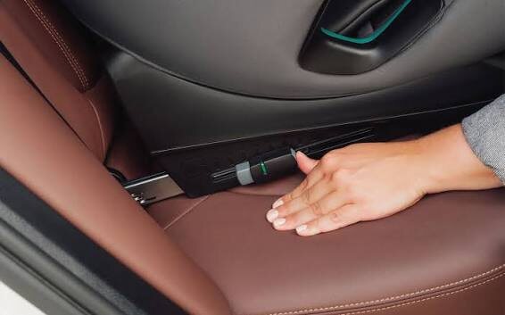 👨‍👩‍👧‍👦 Детская безопасность: какие системы важны в семейном авто