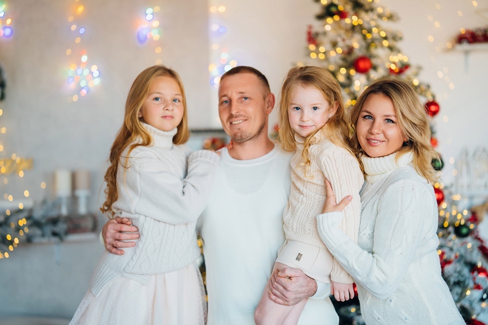    Экономная, но душевная подготовка к празднику - не жертва, а современный тренд. Эксперты убеждены, что именно пошаговое планирование превращает Новый год в гармоничное сочетание бюджета и впечатлений. / Фото: iStock