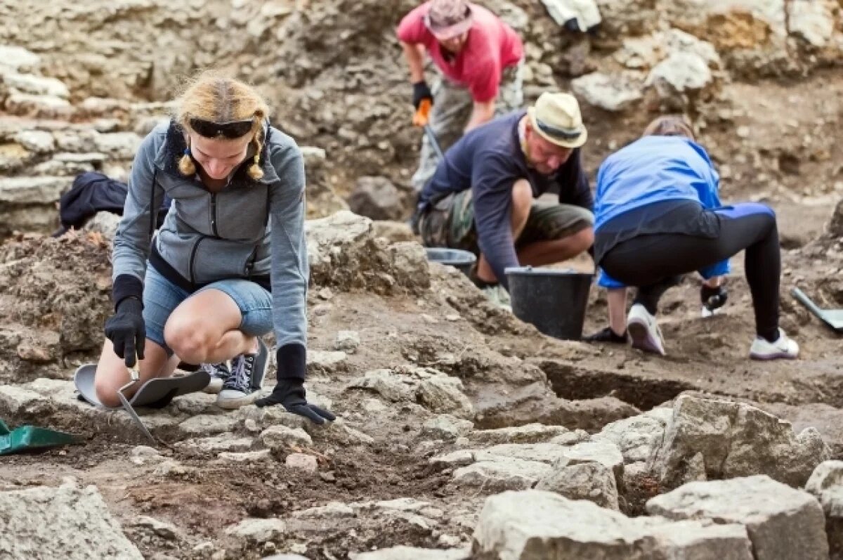    Работы для учёных меньше не становится.