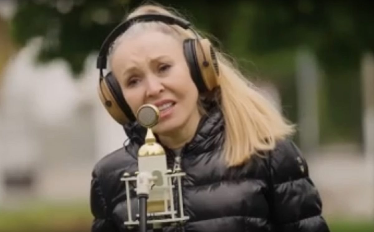    Ольга Кормухина выступила в клипе как нижегородская певица