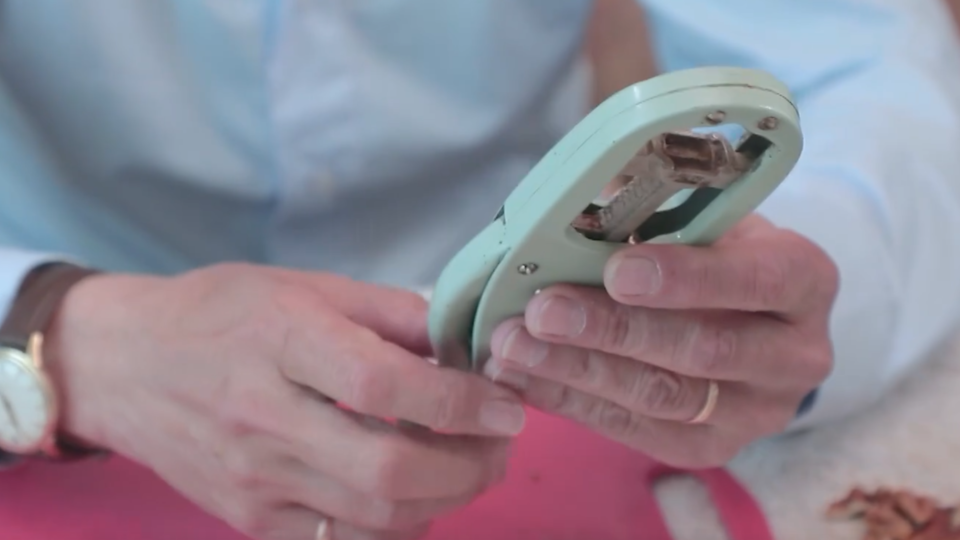 ФОТО: Кадр из программы "Купи-продай", РЕН ТВ