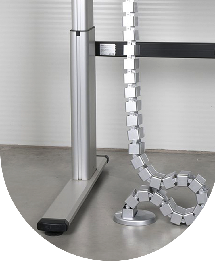 Трансформируемые рабочие столы
Проводите за работой по 8-12 часов?  Достаточно пары секунд - и можно сменить позу, чтобы тело отдохнуло от сидячего положения. Стол с регулировкой высоты подстраивается под рост и стиль работы каждого сотрудника.  