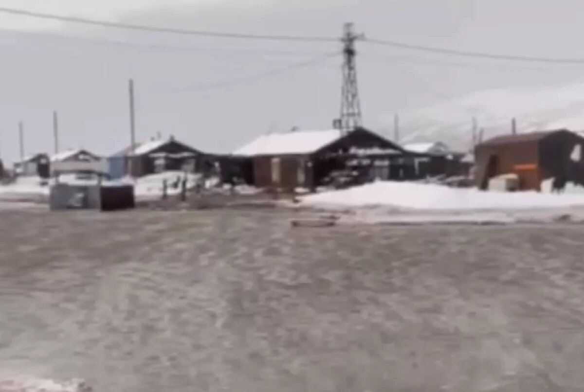    Аэропорт и жилые дома затопил циклон на севере Камчатки