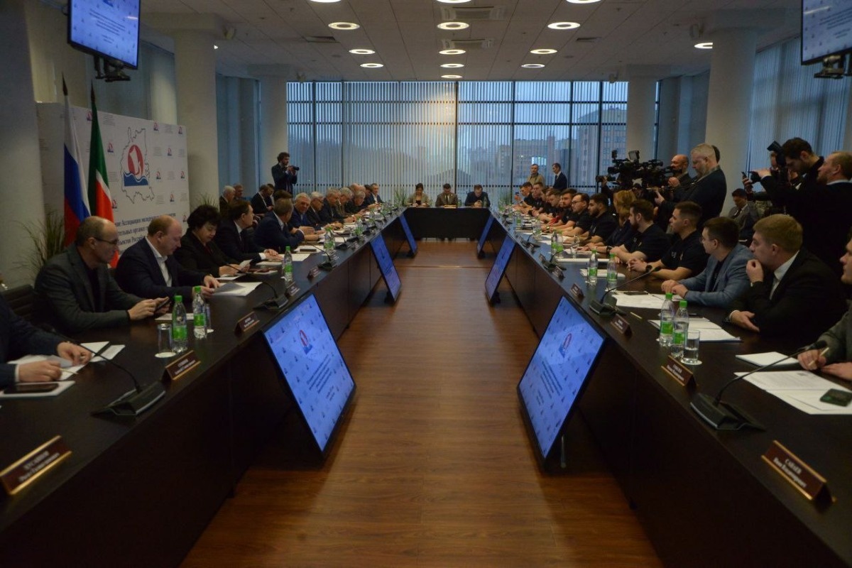    Фото: Председатель Госсовета Чувашии Леонид Черкесов, источник: t.me/LCherkesov