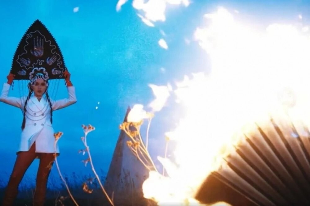 Фото: кадр из клипа на песню