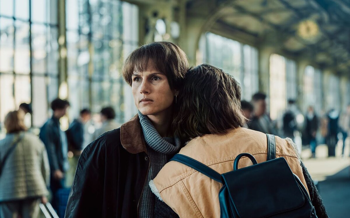 Режиссером вновь выступил Карен Оганесян, а шоураннером и сценаристом — Дарья Грацевич