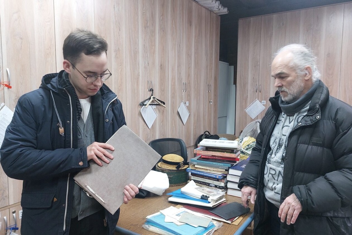 Уникальные документы со старых антресолей передали в Музей декабристов
Фото: Иркутский областной историко-мемориальный музей декабристов