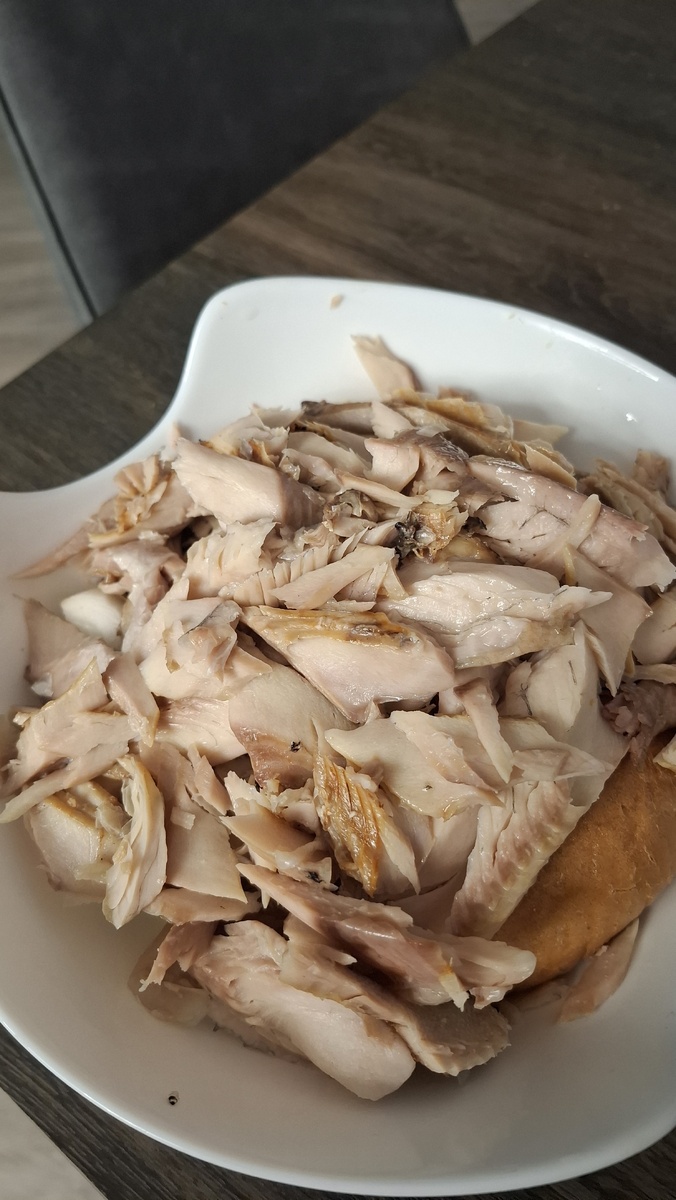 2 минуты с микроволновке. Кости прекрасно отходят.