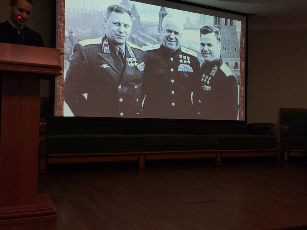 Рассказ о героях в "Ночь музеев". Фото: Юлия Жемалева.