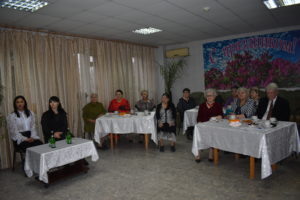    Фото: Час общения в центре социального обслуживания "Наша газета"