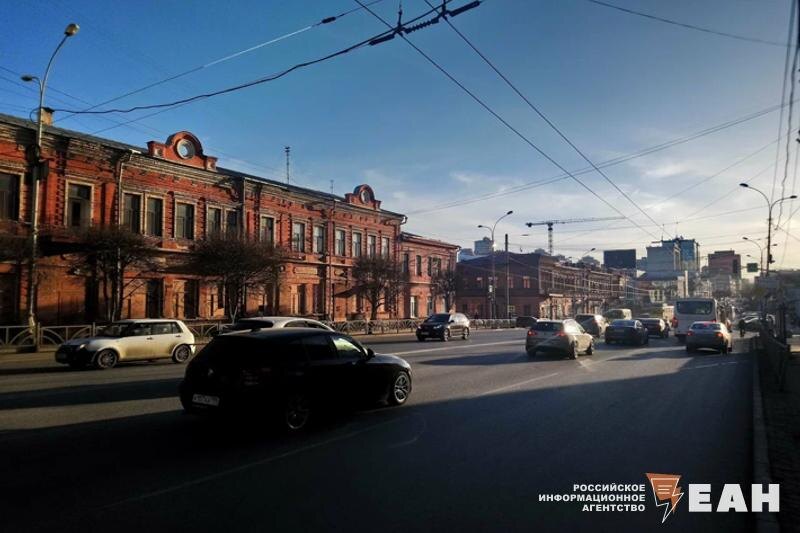    ЕАН. Улица Екатеринбурга и автомобили
