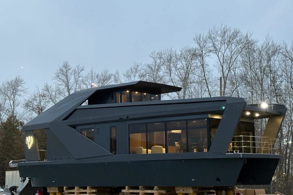 Фото: пресс-служба компании HOUSEBOAT.RU📷
