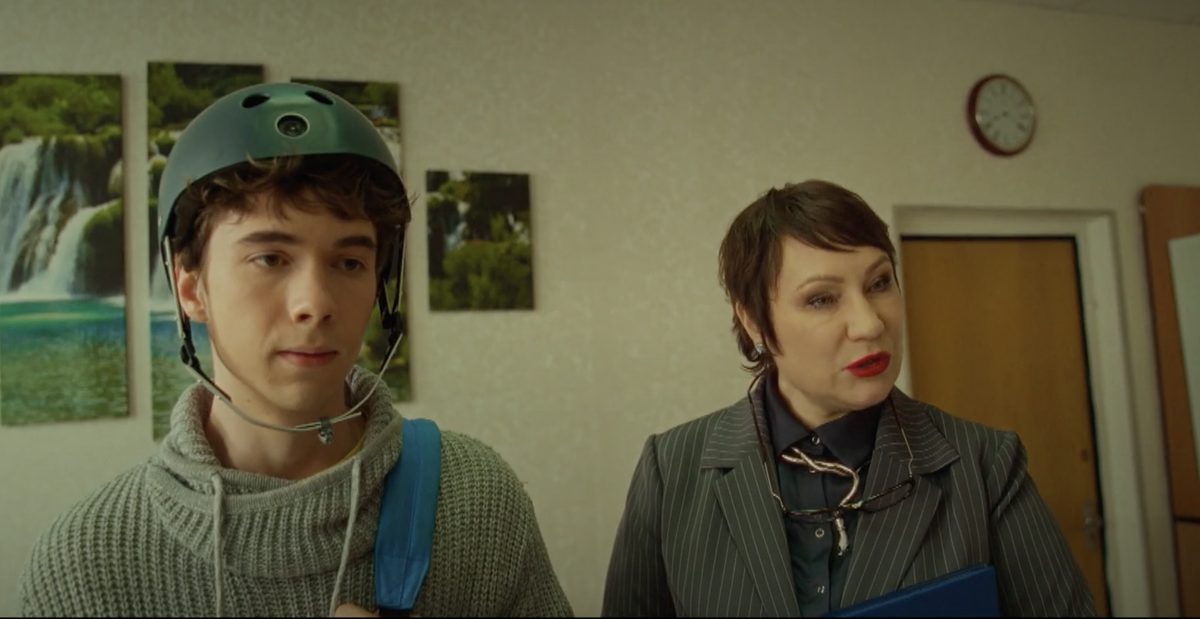 Кадр из сериала "Стрим"