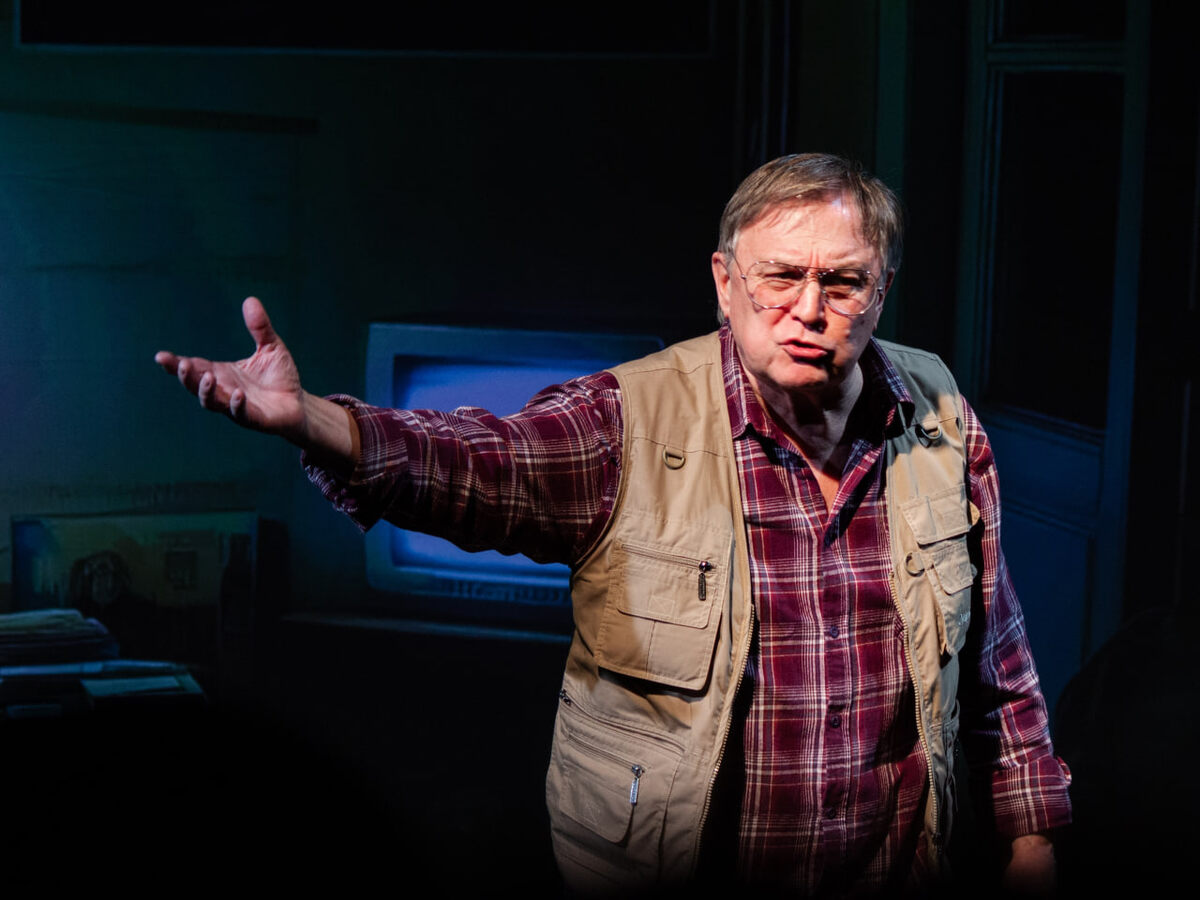    Камиль Тукаев в спектакле "Скромный американец" © Евгений Малышев