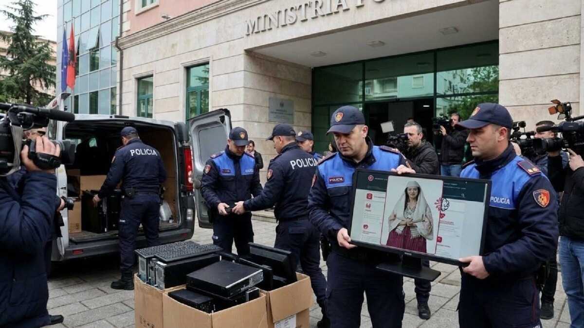    ИИ-министра Албании задержали по подозрению в получении взяток в криптовалюте