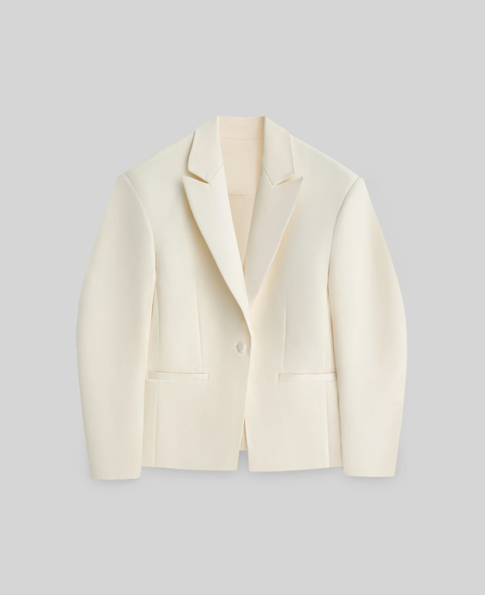    «Облачный танцор»: 40 вещей в главном цвете 2026 года по версии Pantone (фото 1)