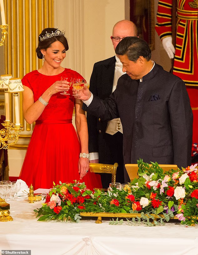 Принцесса Кэтрин на государственный банкете в честь Си Цзиньпина в 2015 году.