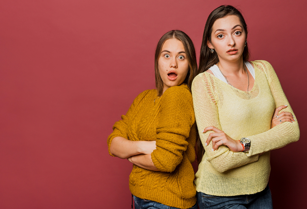 Стремление превосходить родственницу сильно мешает тебе жить. Возможно, ты плохо спишь, это изматывает твою голову навязчивыми мыслями, накатывает сильная тревога.