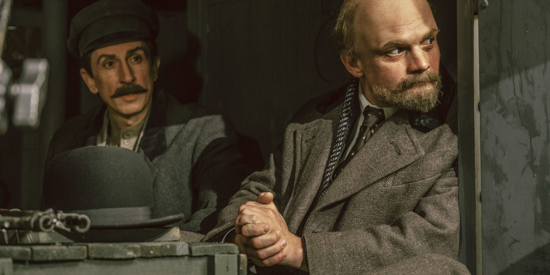 «Хроники русской революции»: праздник ста клише