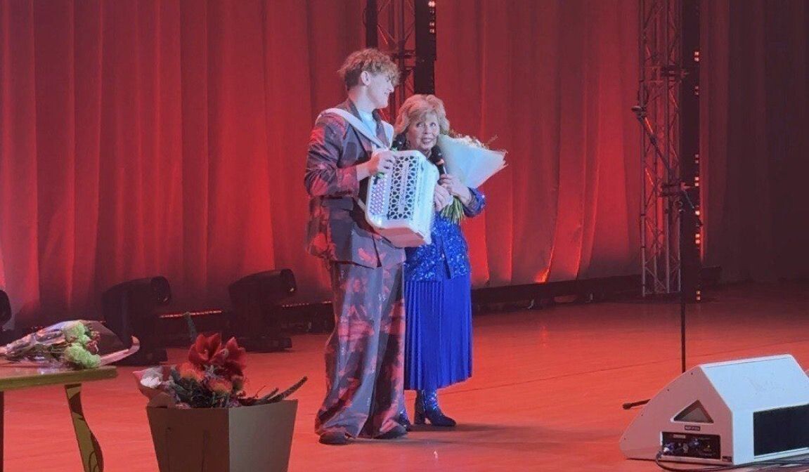     Кирилл Тепляков/ТЕПЛОВЪ и Лариса Рубальская. Источник: Движения Газманов-Родники Автор фото: Пресс-служба "Движения Газманов-Родники"