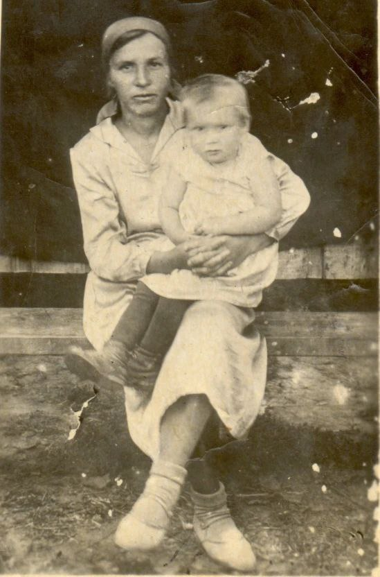 Таисия Виногорова с Зиной. Довоенное фото