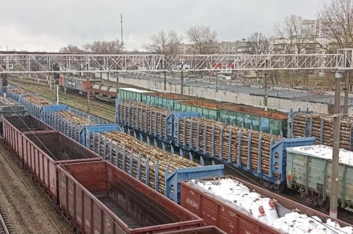    Погрузка химикатов и соды на железной дороге в Брянской области выросла
