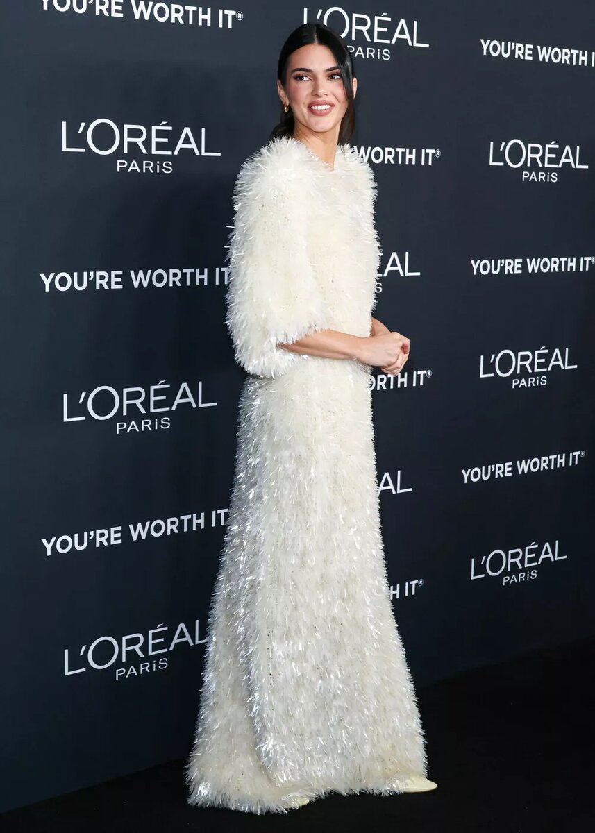 Кендалл Дженнер в Bottega Veneta📷
