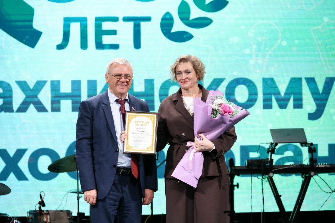 Е.Б. Люлин и Т.В. Цепицина.