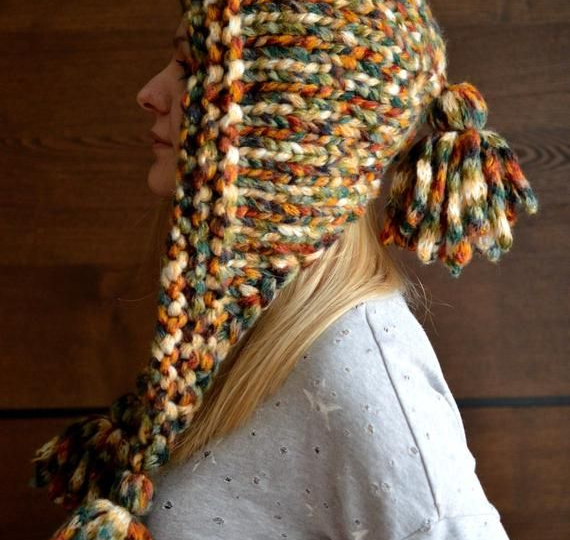 Обзор пряжи и секреты посадки для уютной вязаной шапки-капюшона «Капуцин»