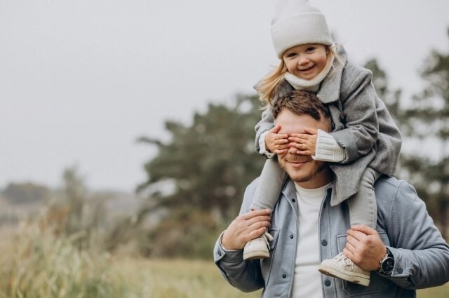    6 декабря следует провести с семьёй. Фото: ru.freepik.com