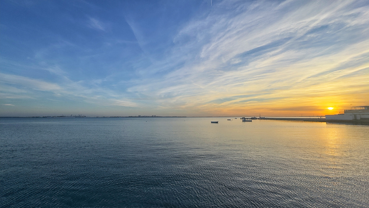 Атлантический океан в пригороде Кадис