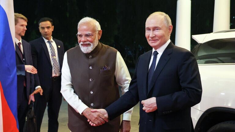 Запад в ярости: что скрывает "неформальный" визит Путина в Индию