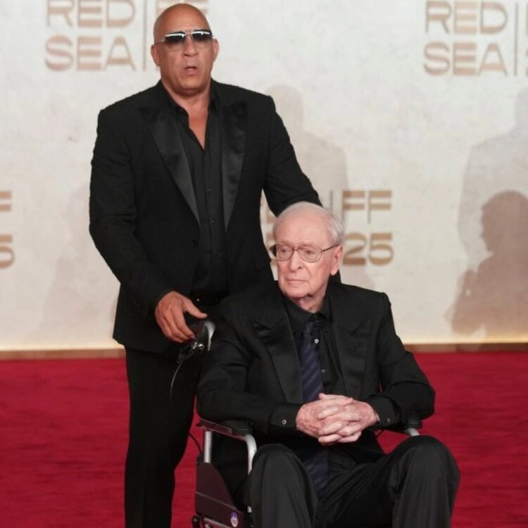 Майкл Кейн и Вин Дизель📷
