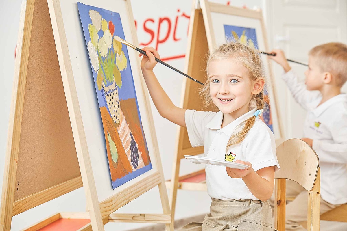 Кроме обучения и подготовки к школе, в детях развивают индивидуальность, природные склонности и таланты. Фото: английский детский сад Magic Castle