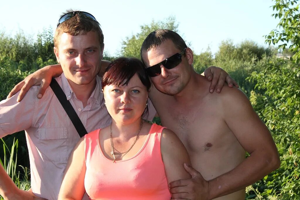 А недавно вас было трое...