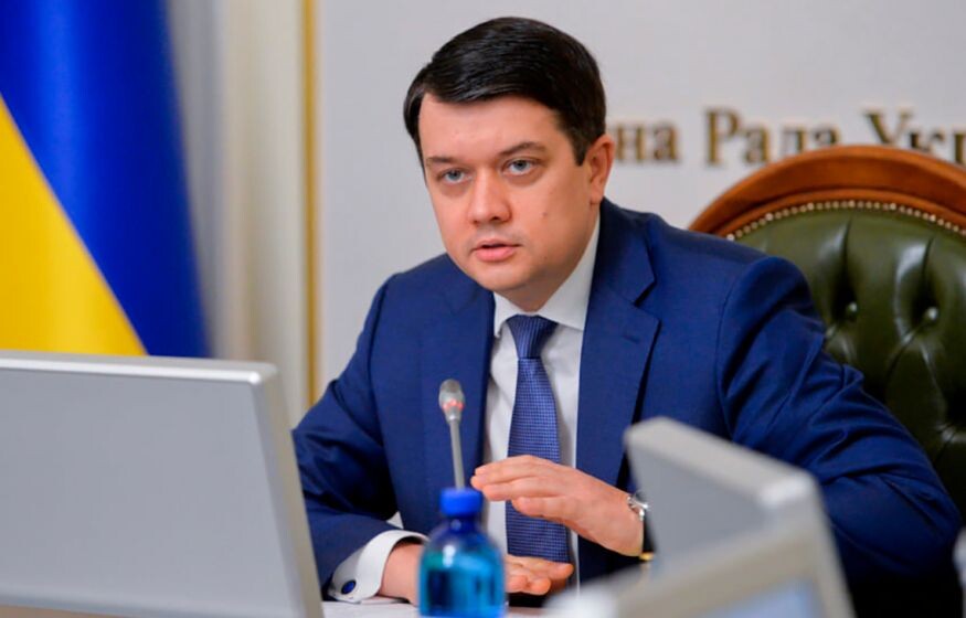    Каждый украинец должен России $8200: кто заплатит по счетам?