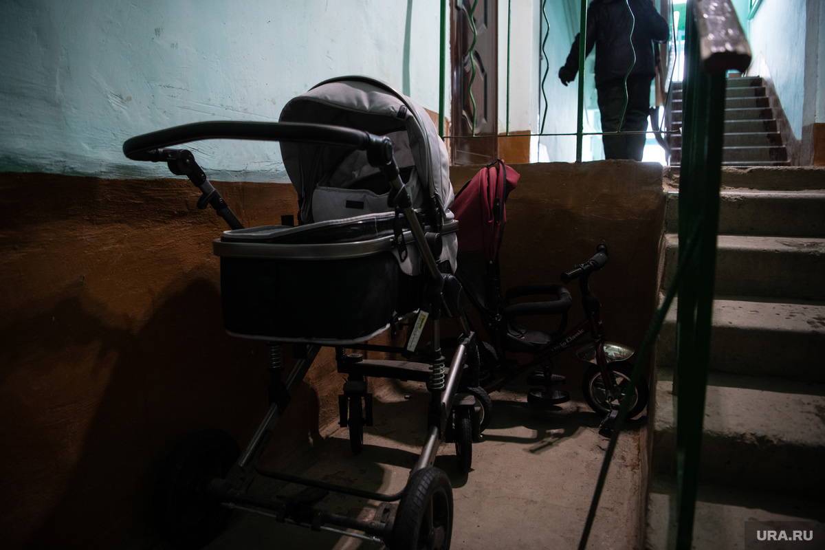 Коляску с брошеным ребенком нашли соседи (архивное фото). Фото: Илья Московец © URA.RU