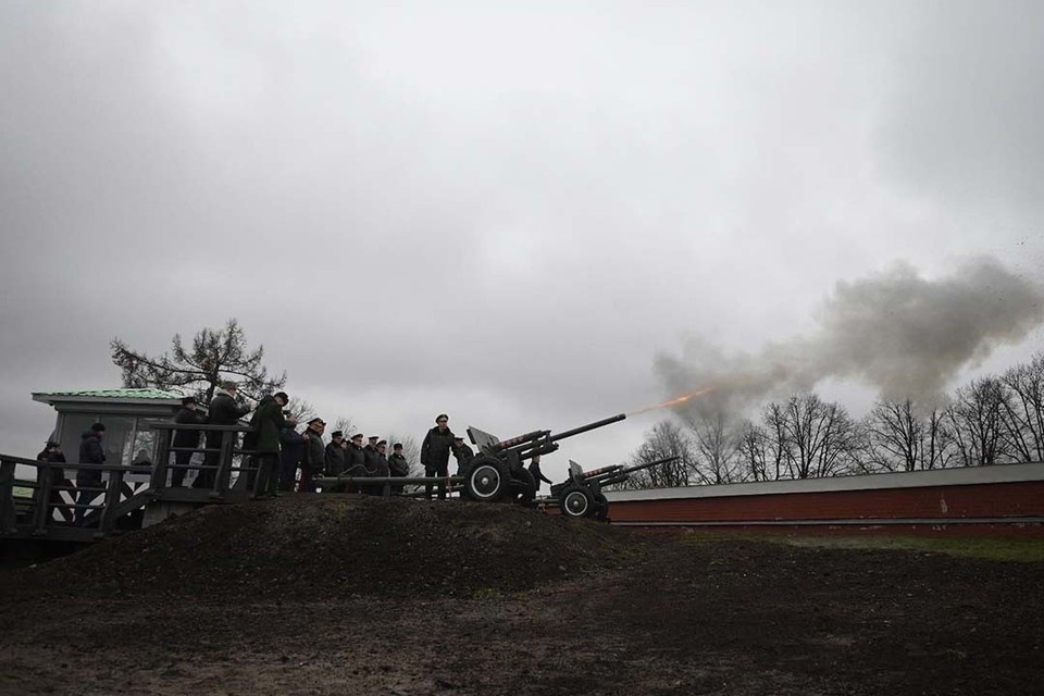    Орудие полуденного выстрела в Петербурге временно перенесли на Государев бастион Алексей БУЛАТОВ