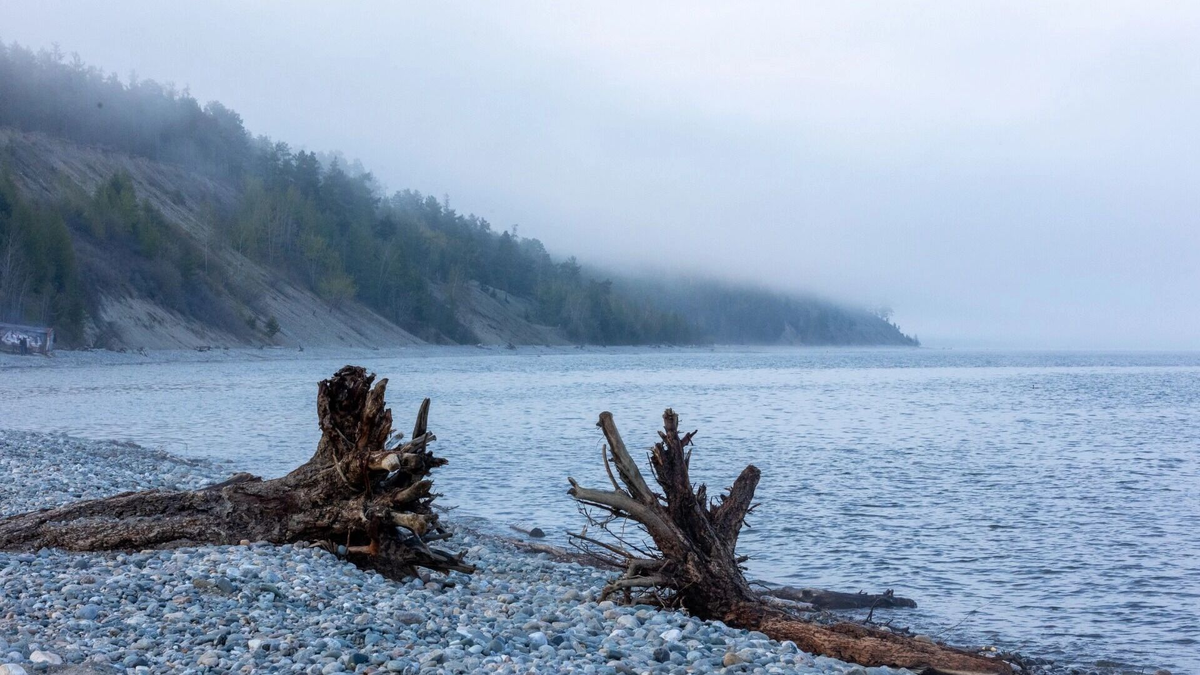 Озеро Байкал у Севербайкальска. Фото: Владимир Рябчиков. ТАСС