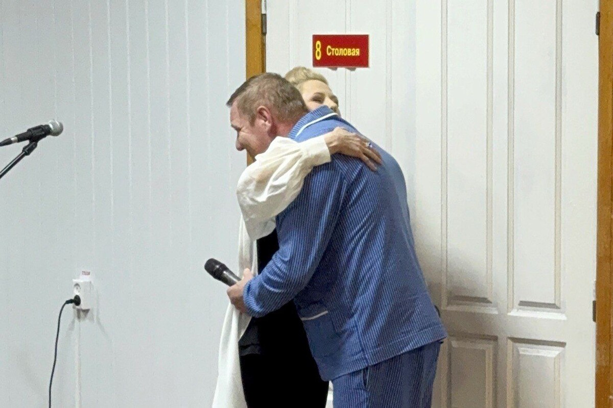    Юта выступила перед ранеными бойцами в Екатеринбурге