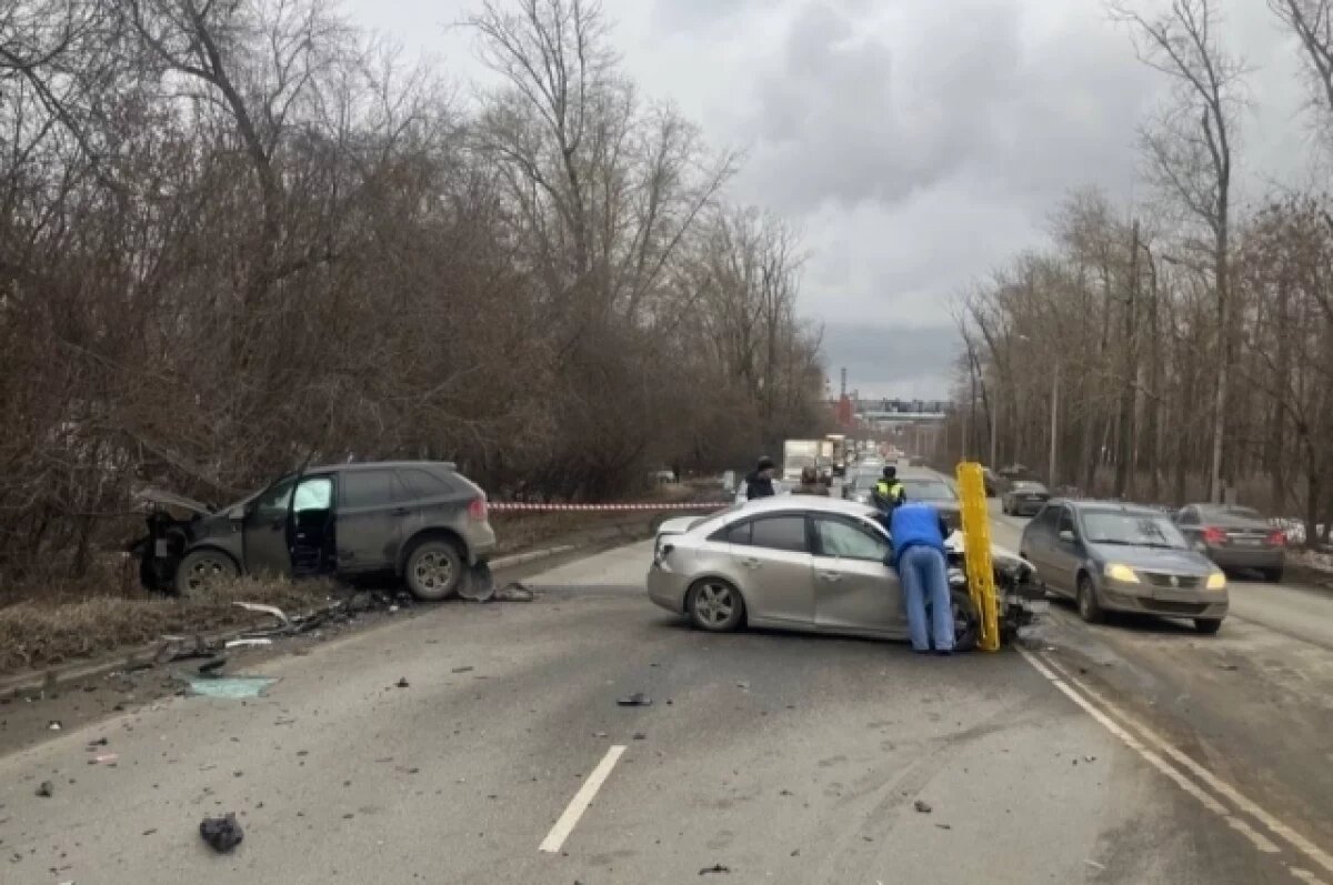    Водитель Сhevrolet Cruze пострадал в ДТП на Каслинской в Челябинске