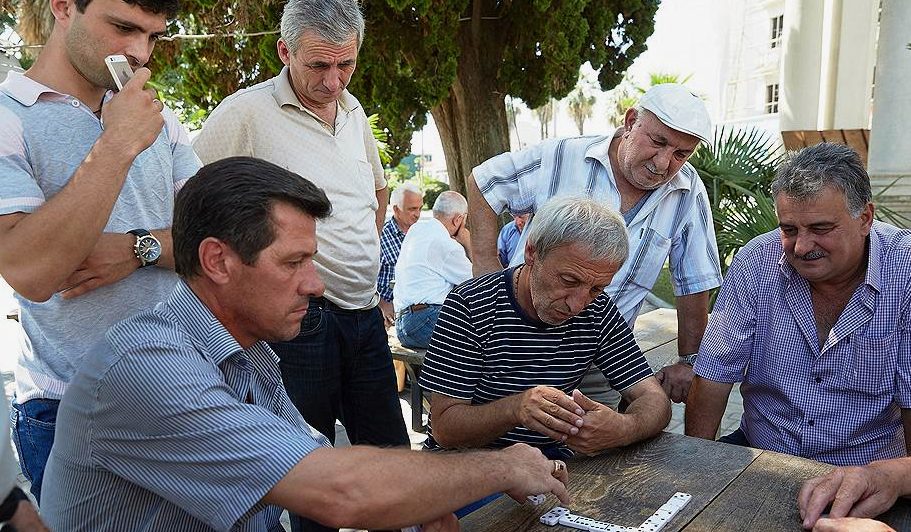 Спросил абхазов, почему они не хотят работать — вот что они ответили