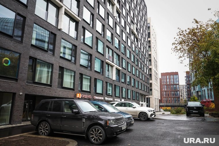     Запрет на ночную стоянку будет действовать одну ночь в неделю, чтобы службы успели убрать снег